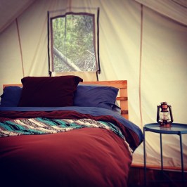 Canvas tent with bed