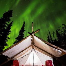 Luxury Camping under northern lights