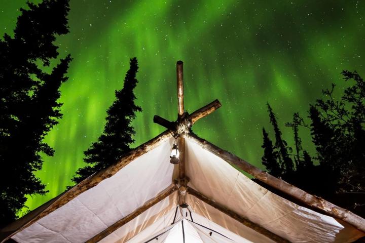 Luxury Camping under northern lights