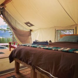 Glamping Tent with Glacier View